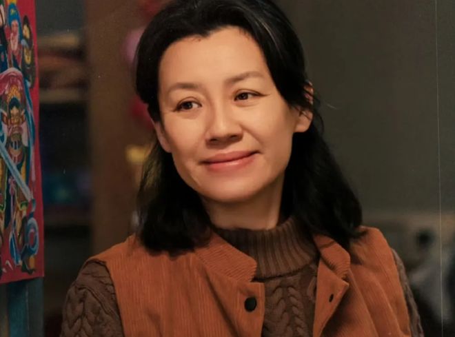 尴尬了!网传广州某旧小区加装电梯:47户同意一户反对,一女子阻拦施工现场,被迫停工