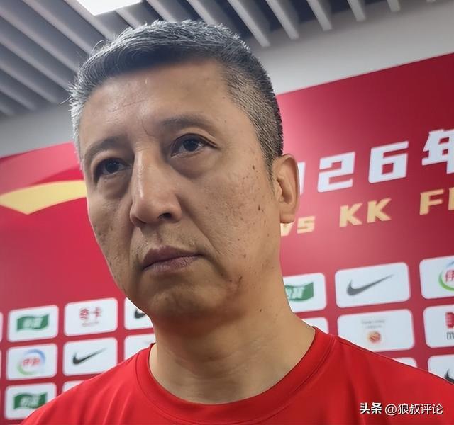 申花噩梦开局！薛庆浩超巨失误，扑球变“乌龙助攻”，钟义浩笑纳