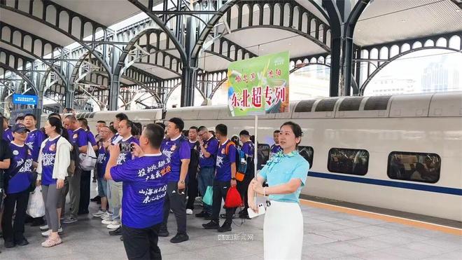 津媒:邵佳一很欣赏黄嘉辉,他是后腰位置的有力竞争者