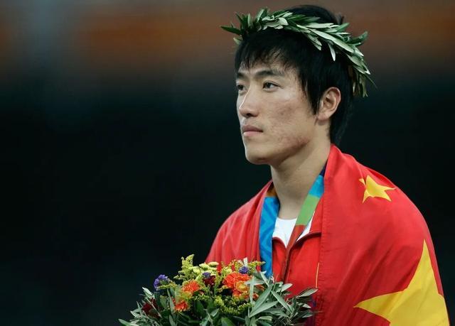 离谱!久居伦敦女子回国吐槽:国民素质有待提高!仅3天,就因饭桌上的二手烟和亲戚翻脸
