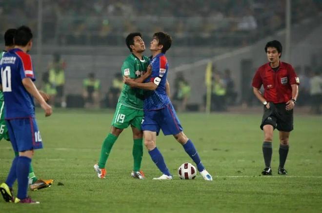 唐斯夸赞文班 尼克斯夺53年首冠