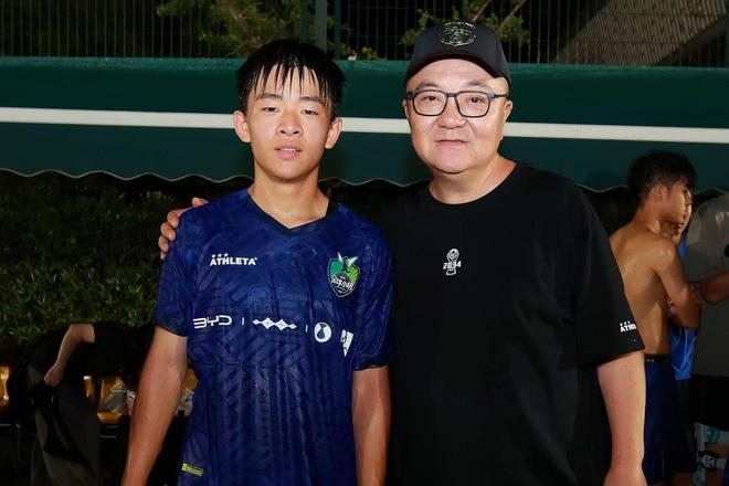 天空体育记者:那不勒斯加紧租借尤文中卫加蒂,含买断条款