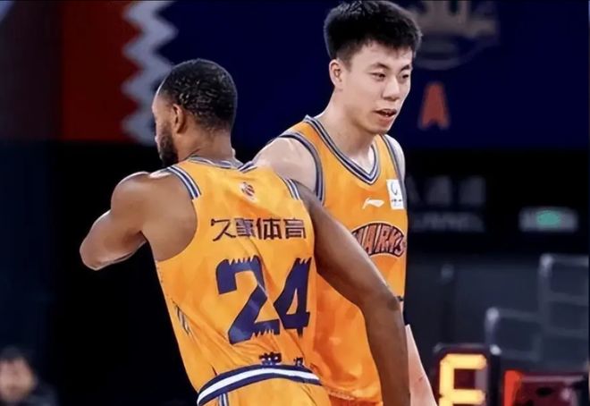 一夜3大消息!5年2.52亿签约达成,阿德巴约与前队友希罗冲突