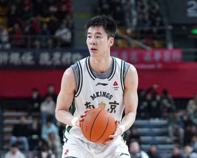 最高2年1.2亿!小卡将与猛龙开启续约谈判 舅舅已不再担任经纪人