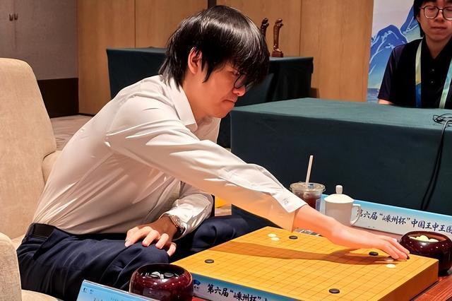 巴西队官宣换人!4000万边卫无缘世界杯+1位置告急,曼联新援顶替