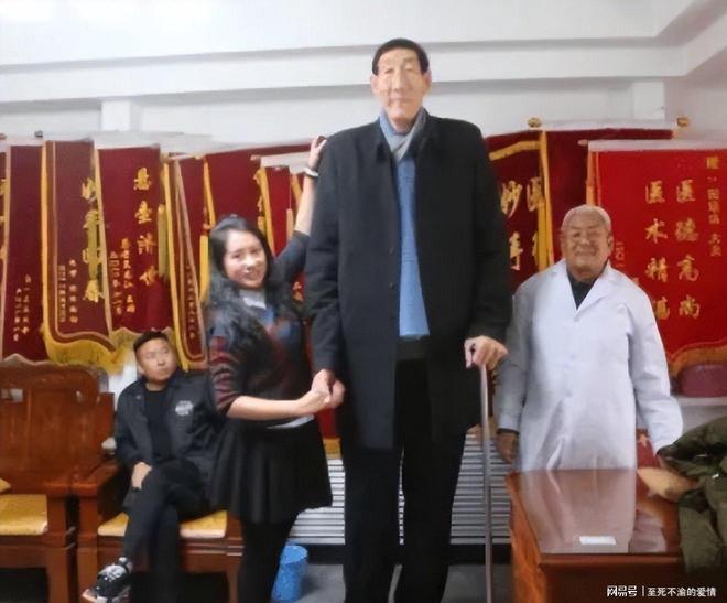 5岁被亲生父亲踢成终身残疾,瘫痪20余年,靠贴膜买下第一套房