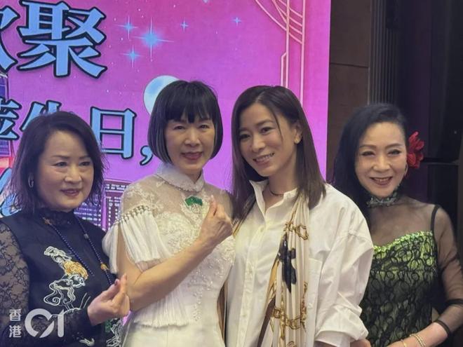 预产期将至依旧泡训练场，吉奥尔吉由丈夫带队冲击WTA回归