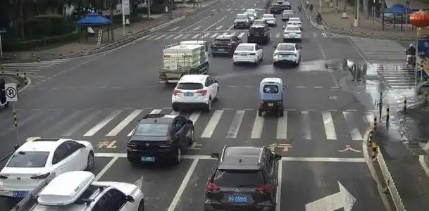 法尔克:拜仁有意孔德但需卖博埃,金玟哉和布雷默可能互换