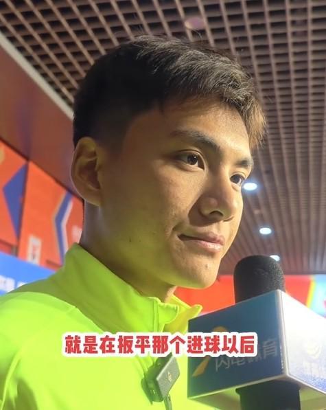 郑钦文称被陶森逆转是因高温无法专注,回应战资格赛表示不丢人