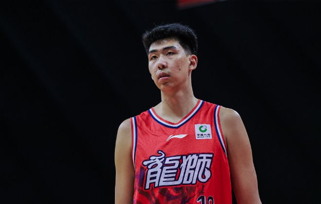 这集我看过，上届欧洲杯四强有三支打进美加墨世界杯四强