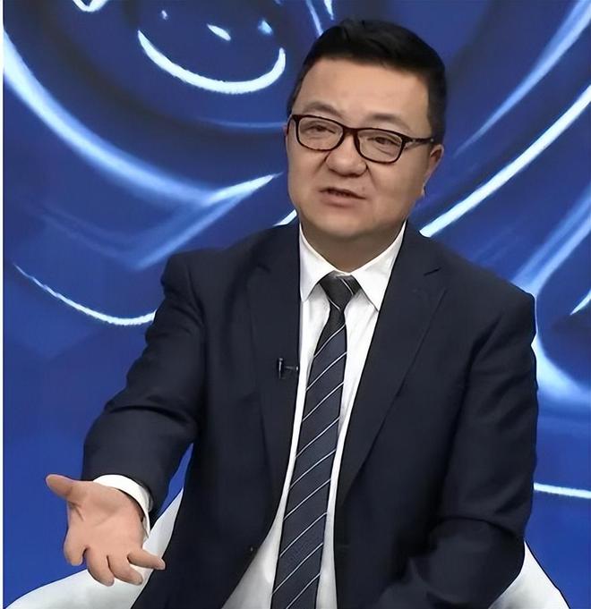 马刺领先16分半场被追到仅领先5分 文班9+9+5帽布伦森16分
