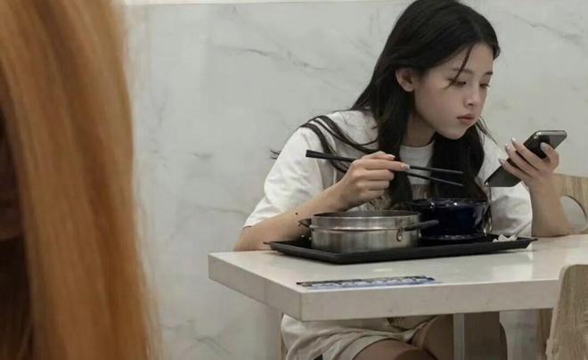 98年世界杯神级停球!博格坎普封神一球,为何成足球天花板?