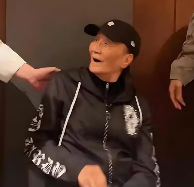 王思雨5失误，罗欣棫6失误！女篮被摸透，名记一针见血，太扎心了