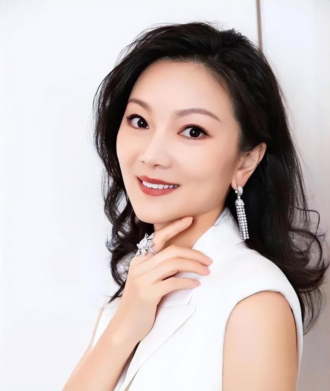 任正非全家“出逃”传闻火了,但真正该关心的是另一件事
