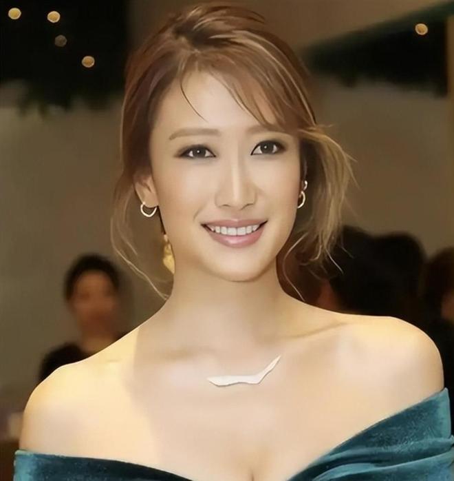 杨瀚森新老板夺冠了!NHL飓风队捧起斯坦利杯:给开拓者打个样?