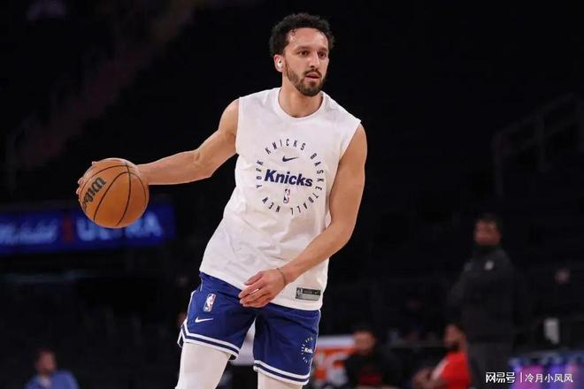 NBA球员齐聚青训营：朗多传授球商，欧文膝伤后首秀状态良好