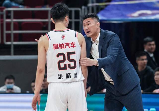 郭昊文退出NBA夏季联赛，同曦开出顶薪续约合同