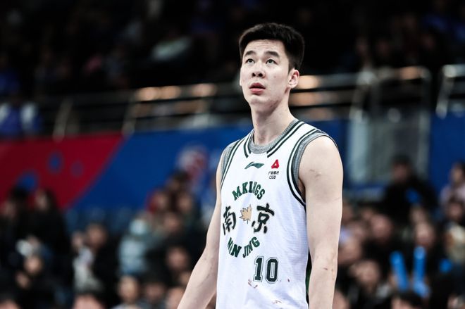 最高2年1.2亿!小卡将与猛龙开启续约谈判 舅舅已不再担任经纪人