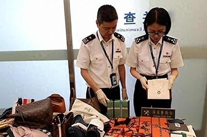 人员调整!山东泰山刘彬彬 德尔加多等3人离队原因曝光,第4人浮现