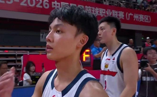 榜眼及第！太原理工大学男篮队员曹芷豪正式开启职业篮球新征程