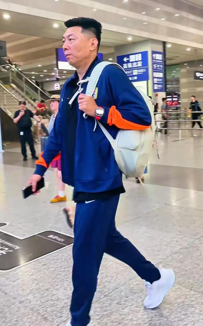 穆霍娃打退大坂直美首夺草地赛冠军,斯瓦泰克分析巴堡一轮游原因