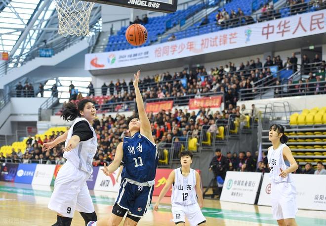 官方:曼城从谢周三签回门将皮尔斯